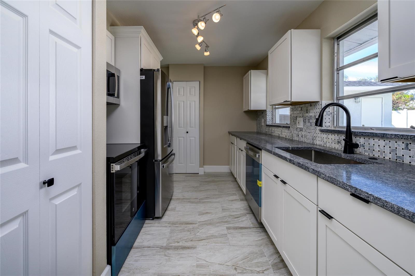 Image 8 of 29 For 11425 47th Avenue N