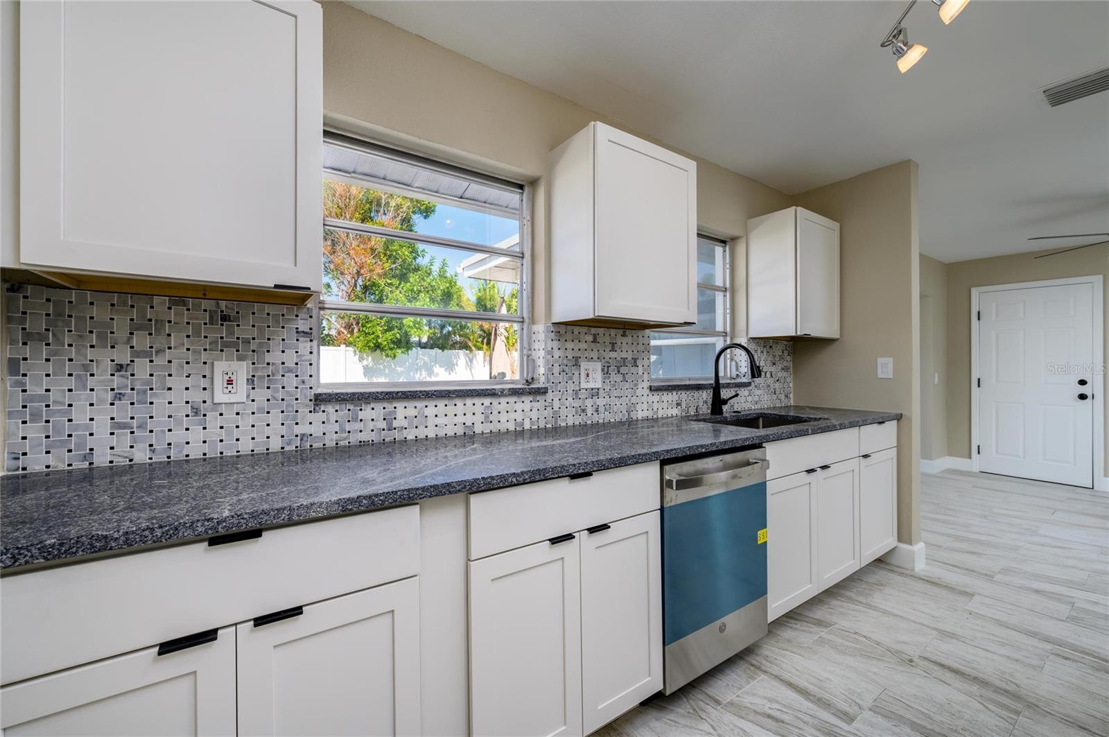 Image 9 of 29 For 11425 47th Avenue N