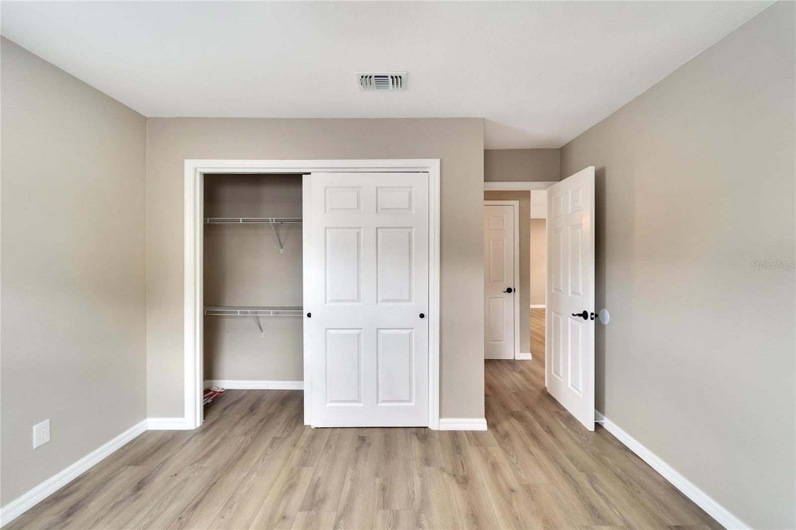 Image 18 of 42 For 1462 Cleveland Street 1