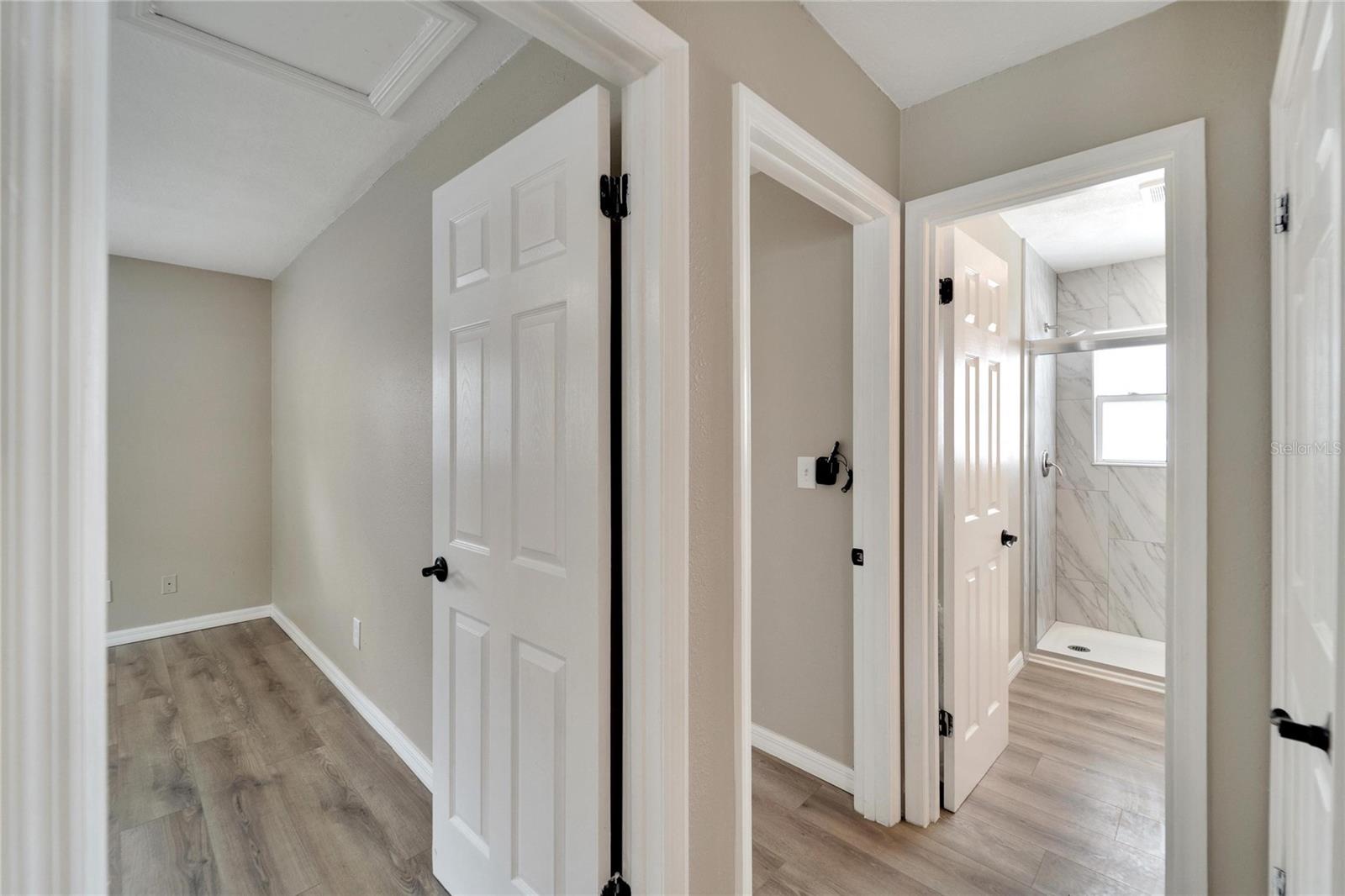 Image 21 of 42 For 1462 Cleveland Street 1