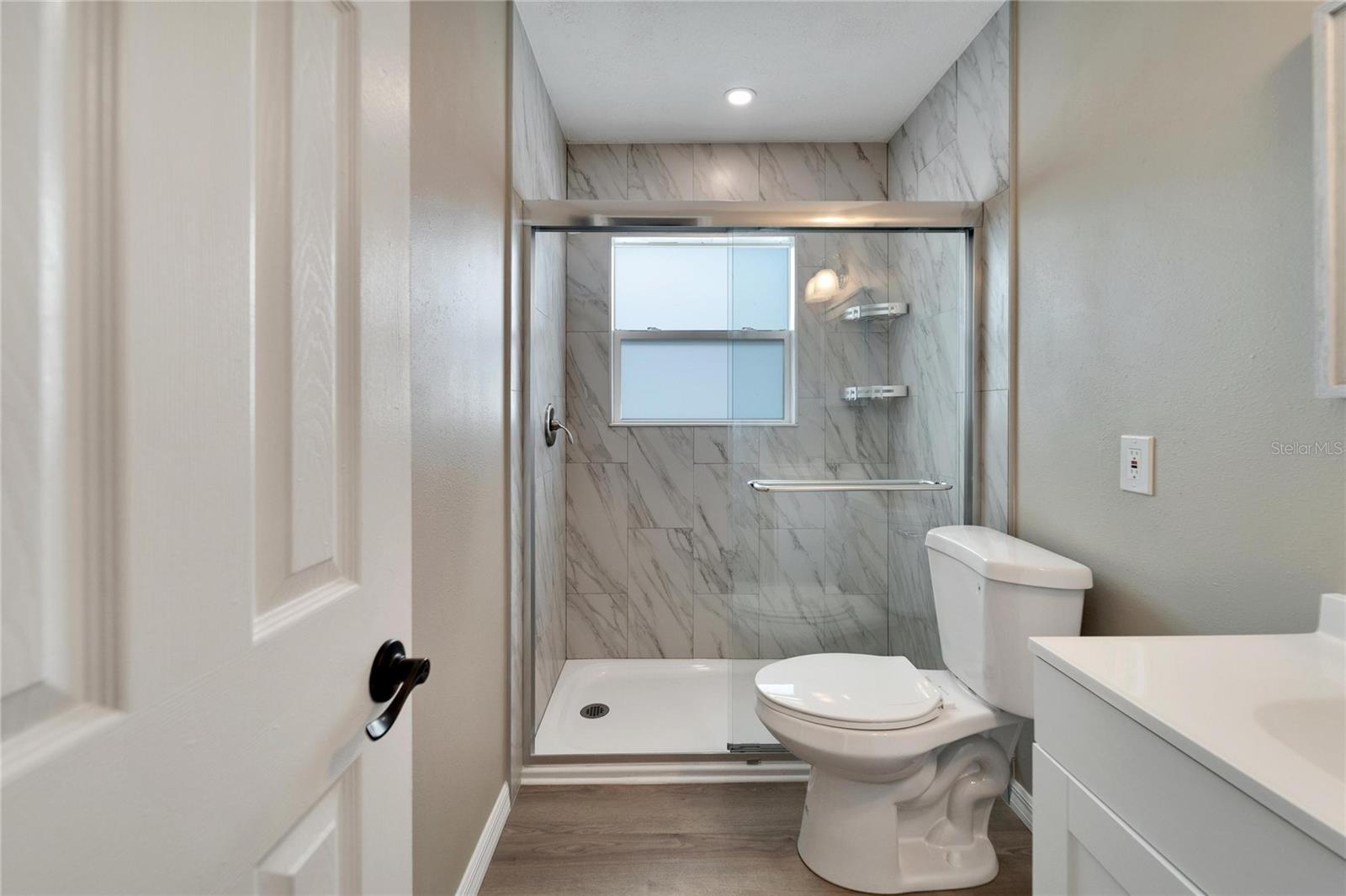 Image 22 of 42 For 1462 Cleveland Street 1