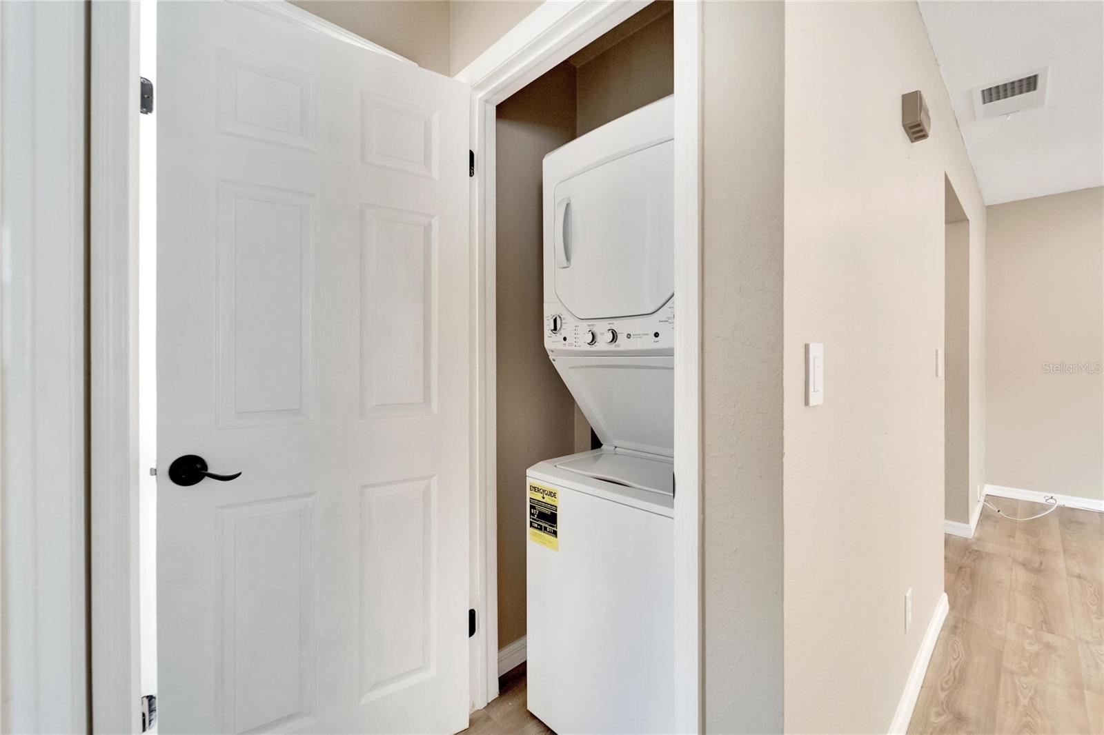 Image 24 of 42 For 1462 Cleveland Street 1