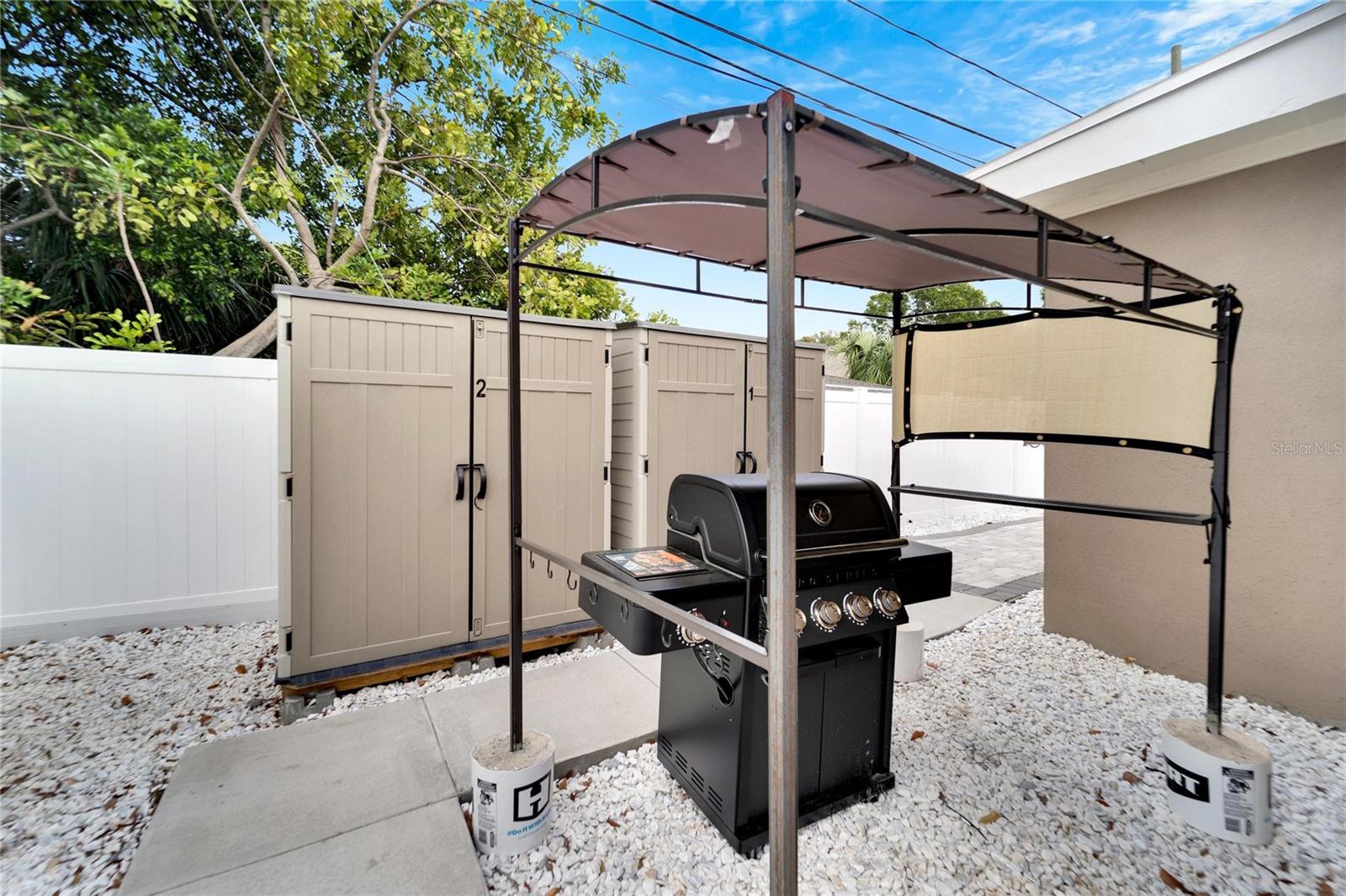 Image 25 of 42 For 1462 Cleveland Street 1