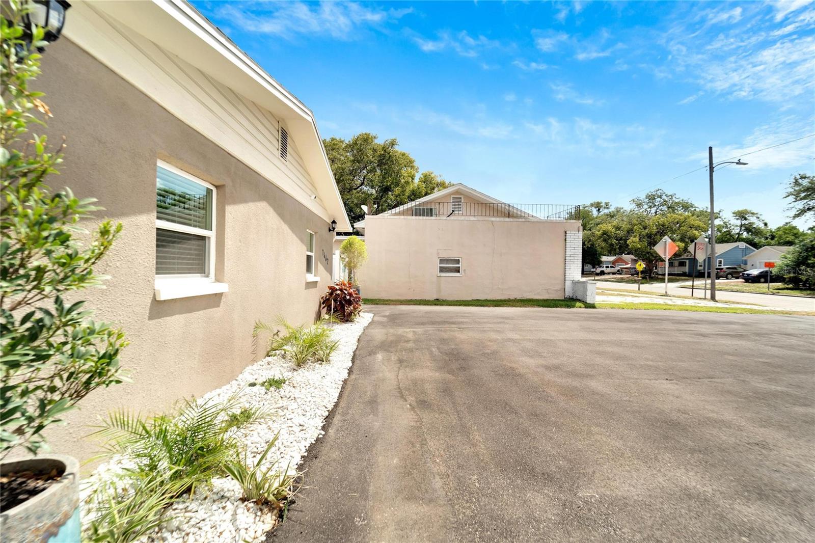 Image 26 of 42 For 1462 Cleveland Street 1