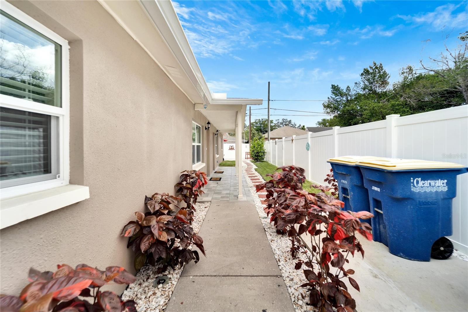 Image 28 of 42 For 1462 Cleveland Street 1