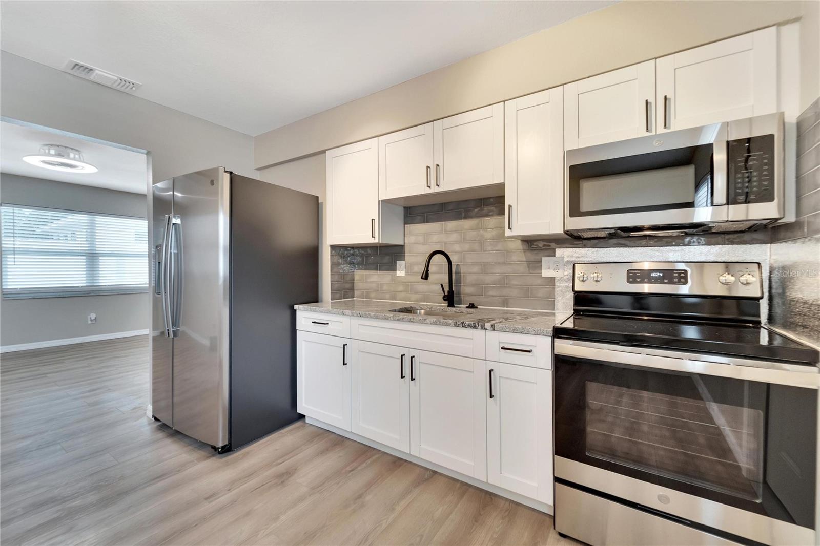 Image 3 of 42 For 1462 Cleveland Street 1