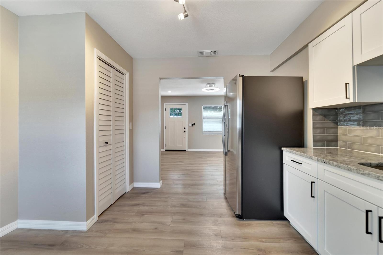 Image 4 of 42 For 1462 Cleveland Street 1