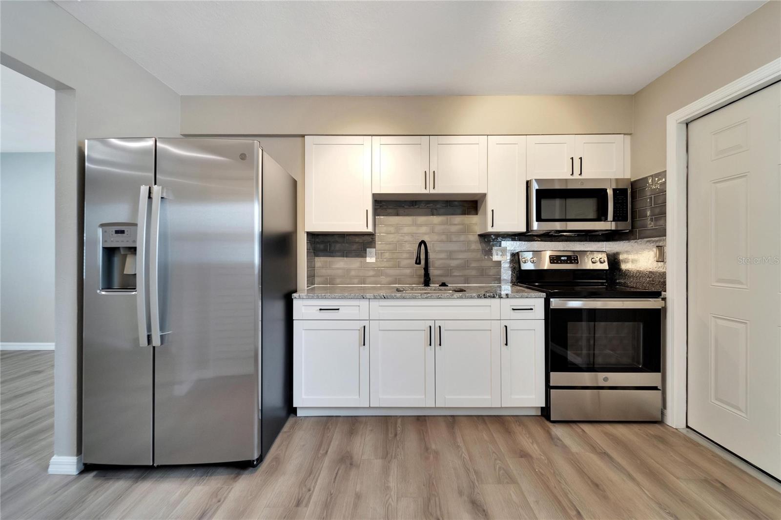 Image 6 of 42 For 1462 Cleveland Street 1