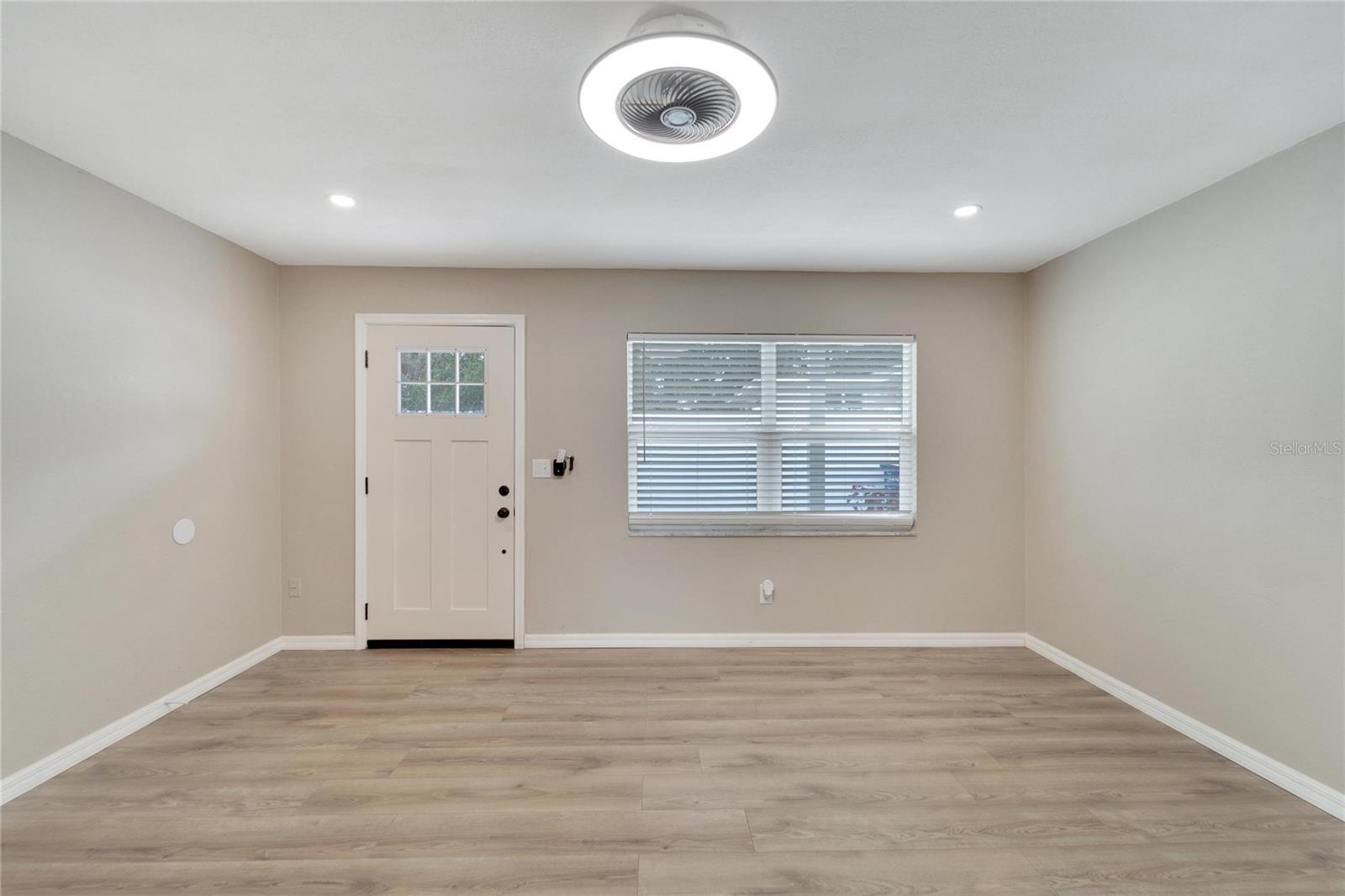 Image 7 of 42 For 1462 Cleveland Street 1