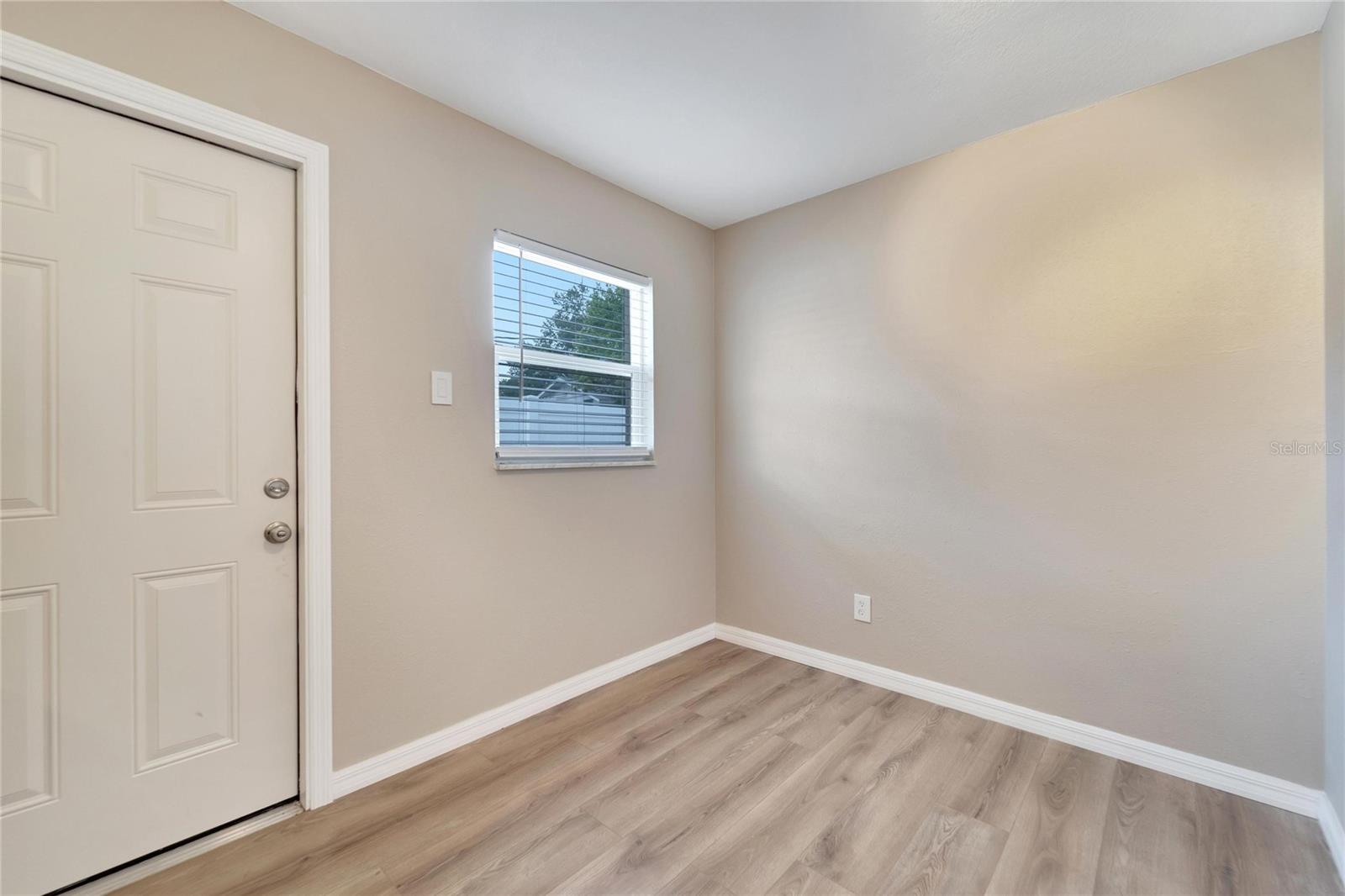 Image 8 of 42 For 1462 Cleveland Street 1