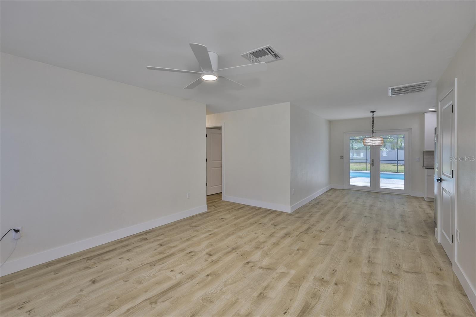 Listing photo id 10 for 13571 Audrey Lane