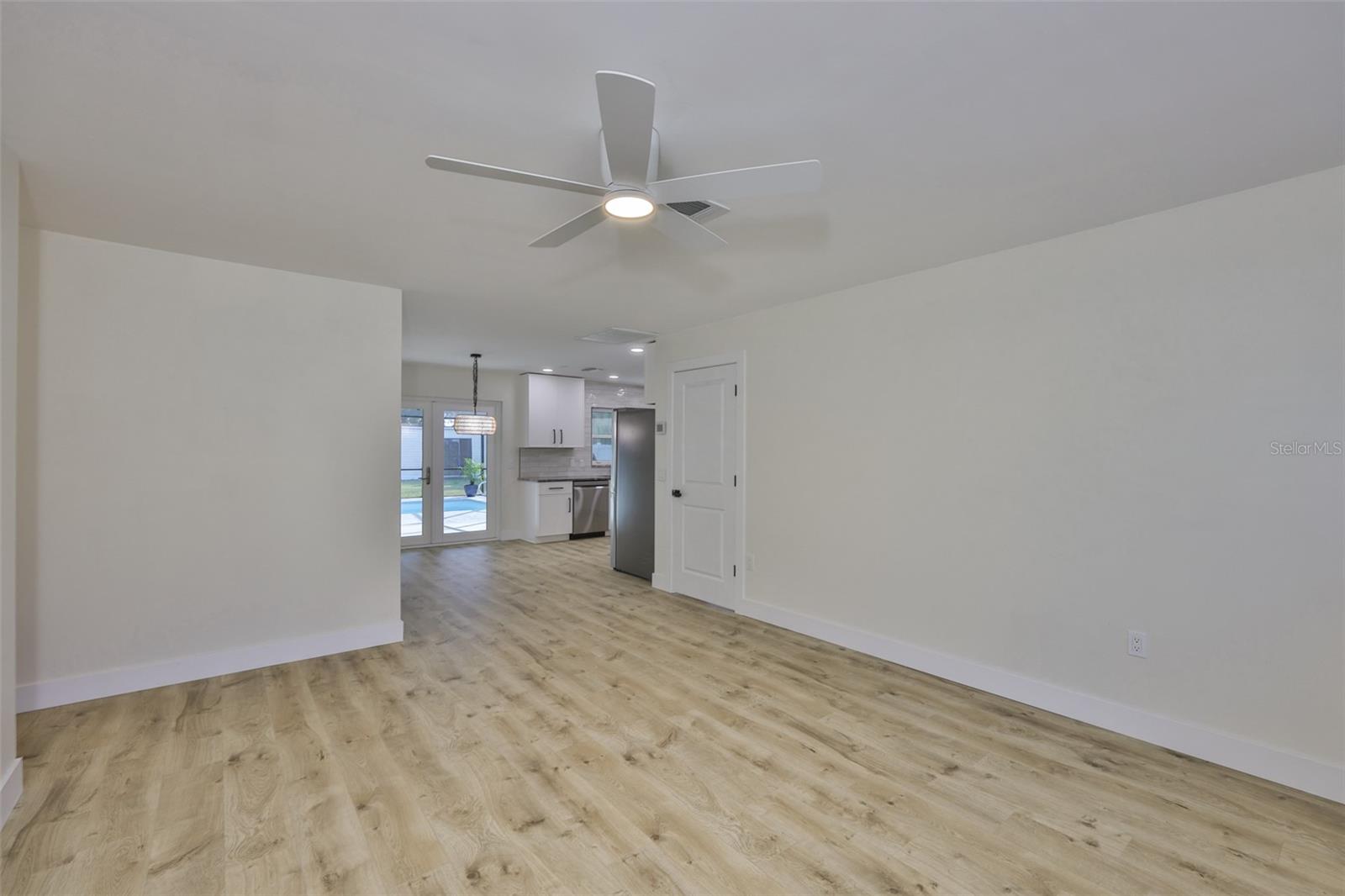 Listing photo id 11 for 13571 Audrey Lane