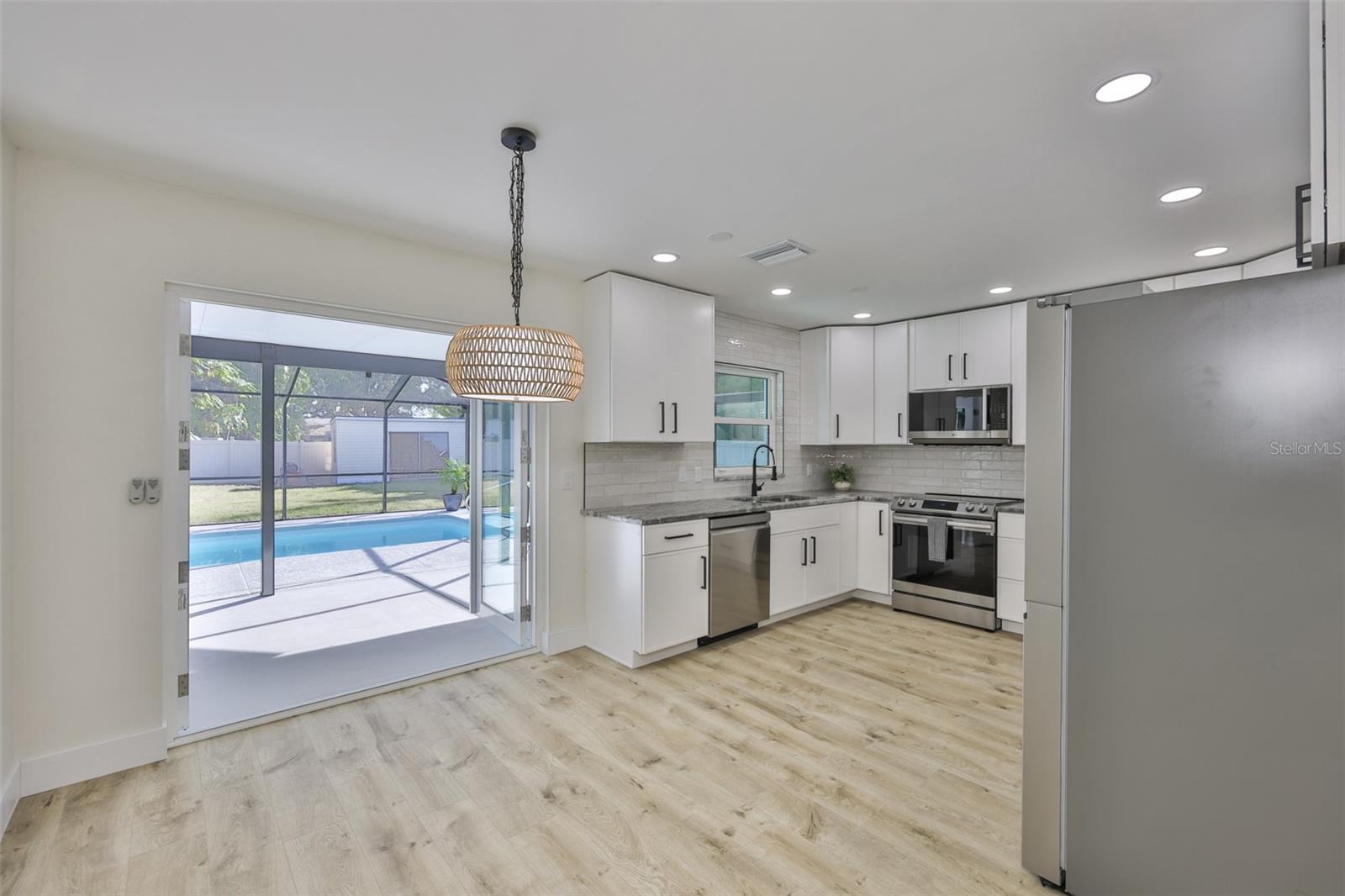 Listing photo id 12 for 13571 Audrey Lane