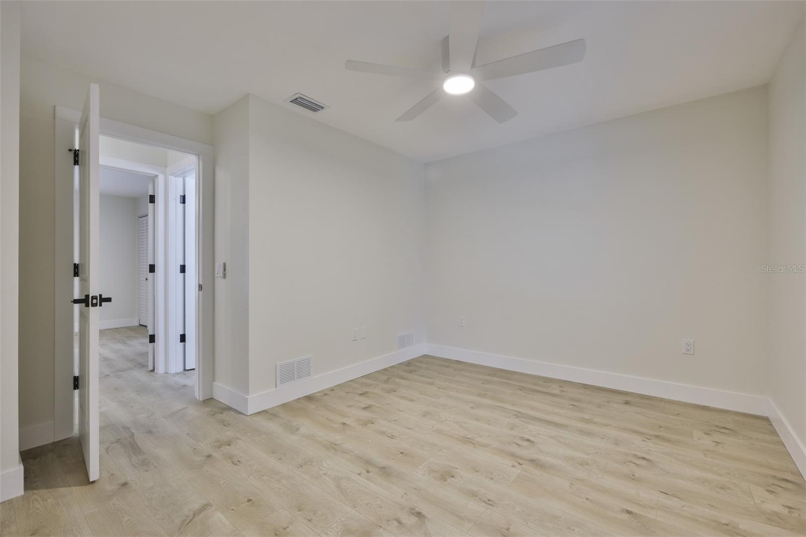 Listing photo id 32 for 13571 Audrey Lane