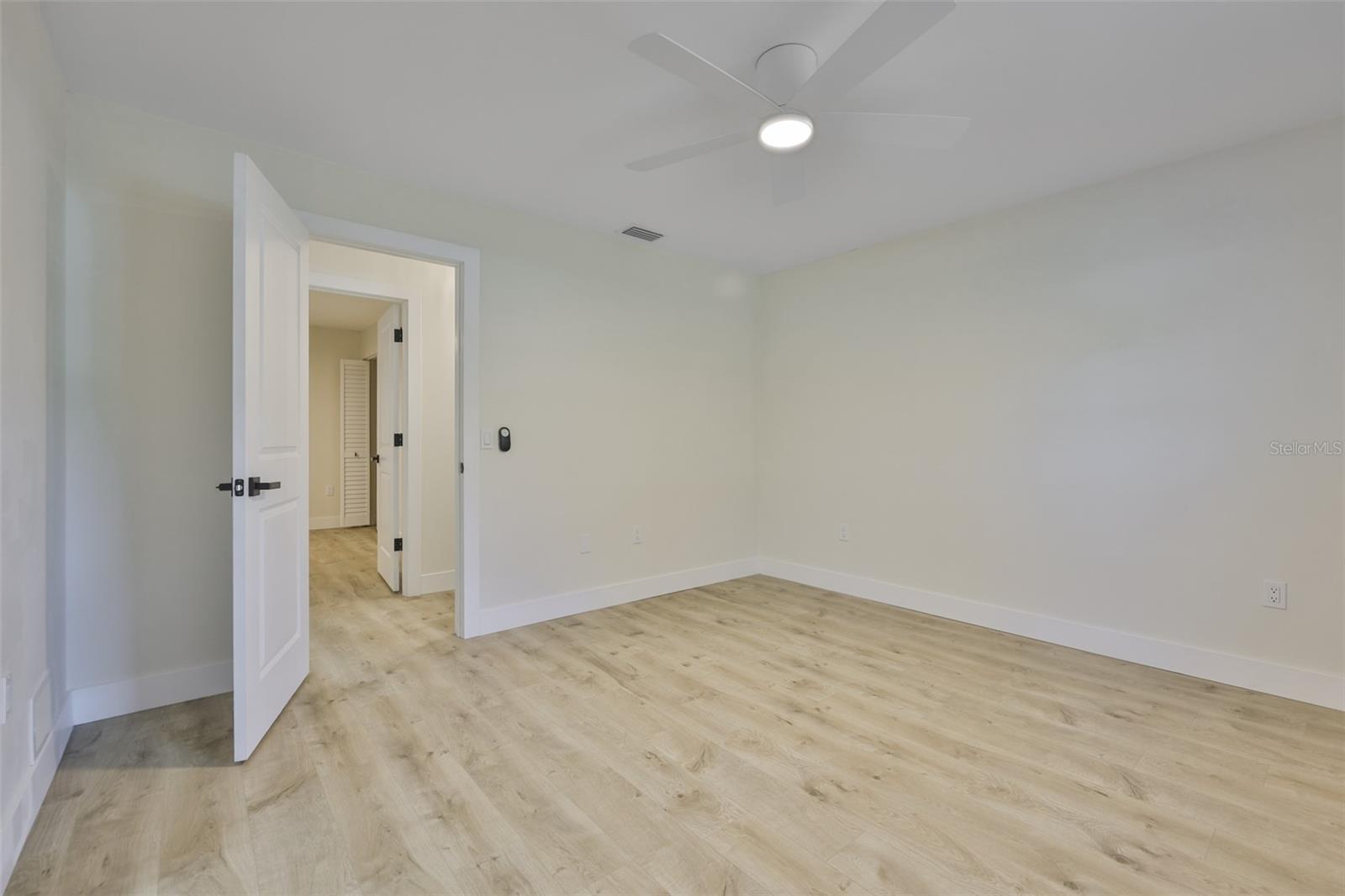 Listing photo id 33 for 13571 Audrey Lane