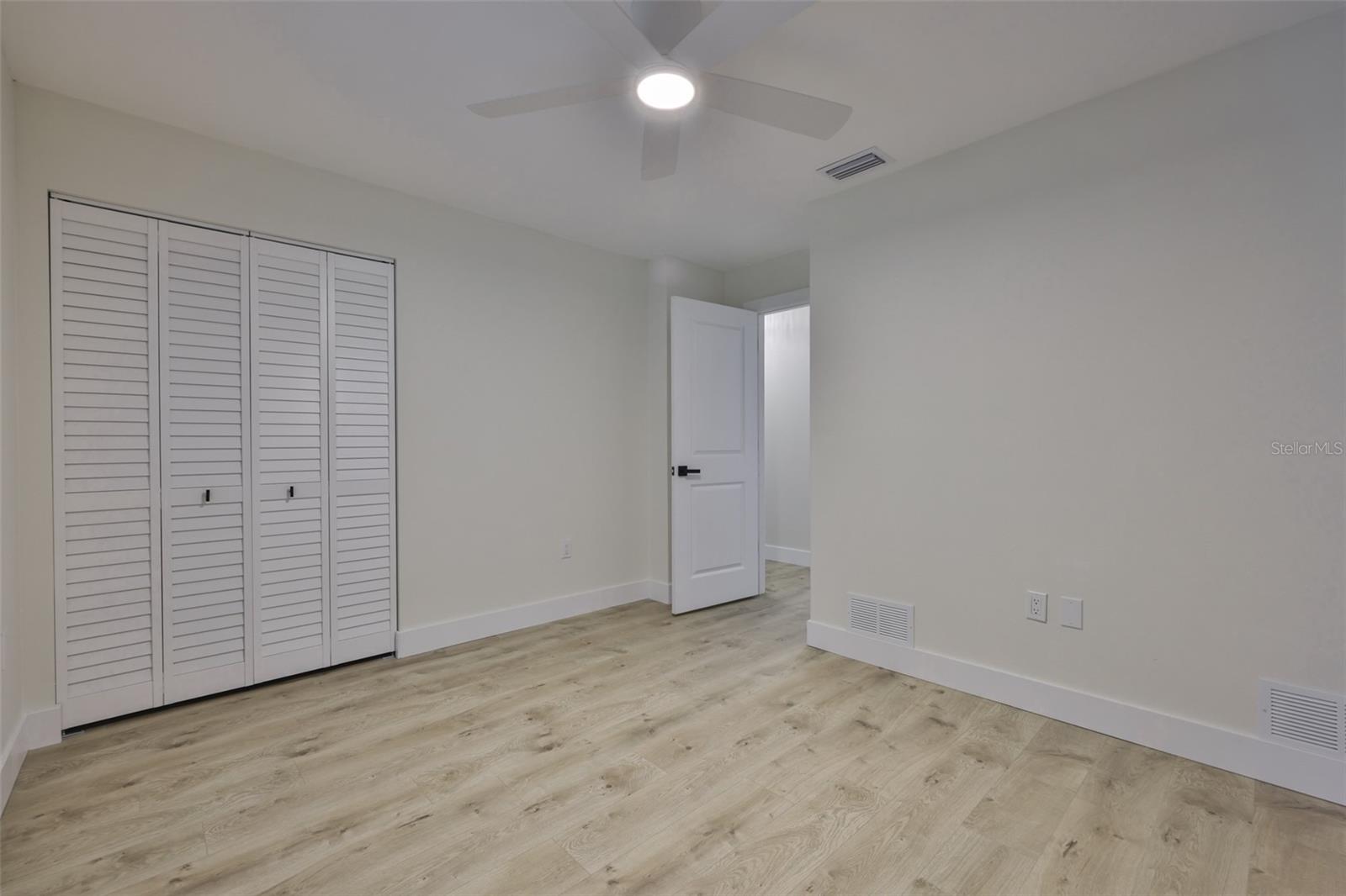 Listing photo id 34 for 13571 Audrey Lane