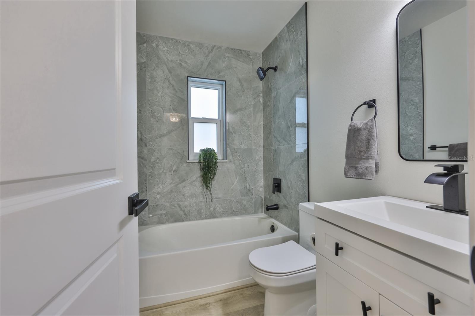 Listing photo id 35 for 13571 Audrey Lane