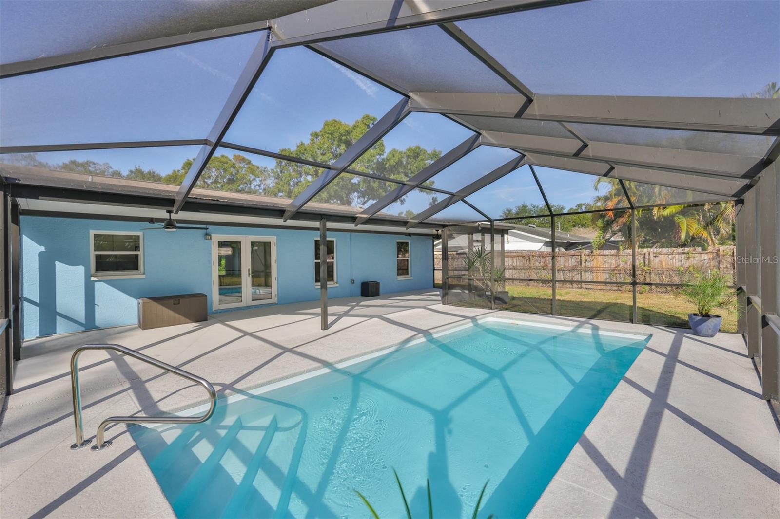 Listing photo id 44 for 13571 Audrey Lane