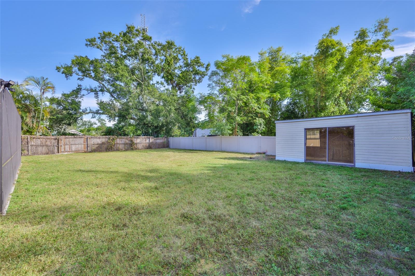 Listing photo id 47 for 13571 Audrey Lane