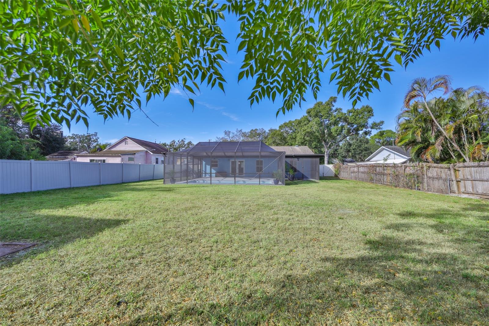 Listing photo id 48 for 13571 Audrey Lane