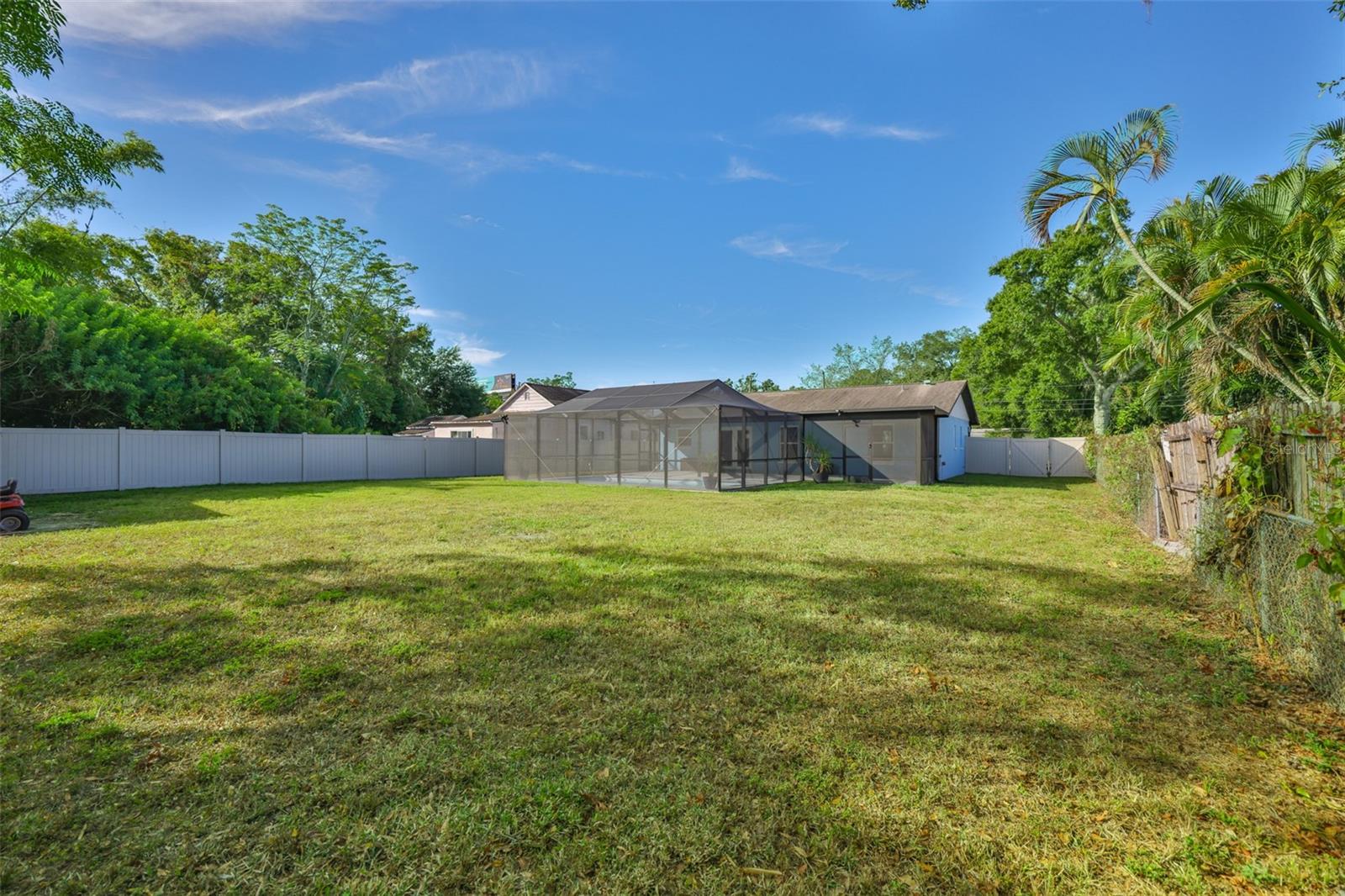 Listing photo id 49 for 13571 Audrey Lane