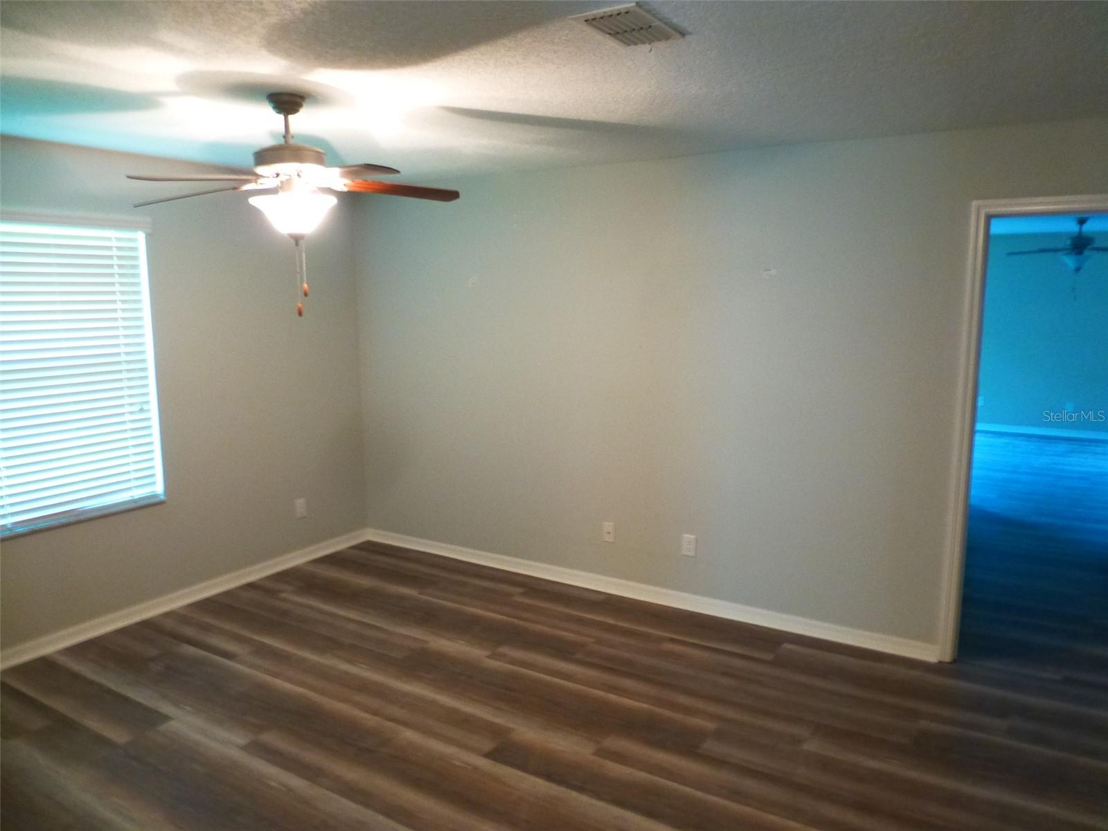 Listing photo id 14 for 12480 Streamdale Drive