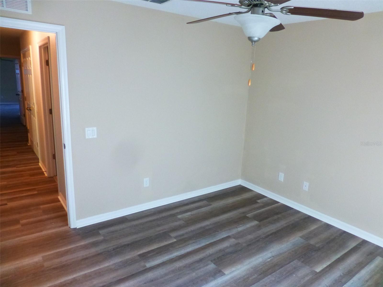 Listing photo id 21 for 12480 Streamdale Drive