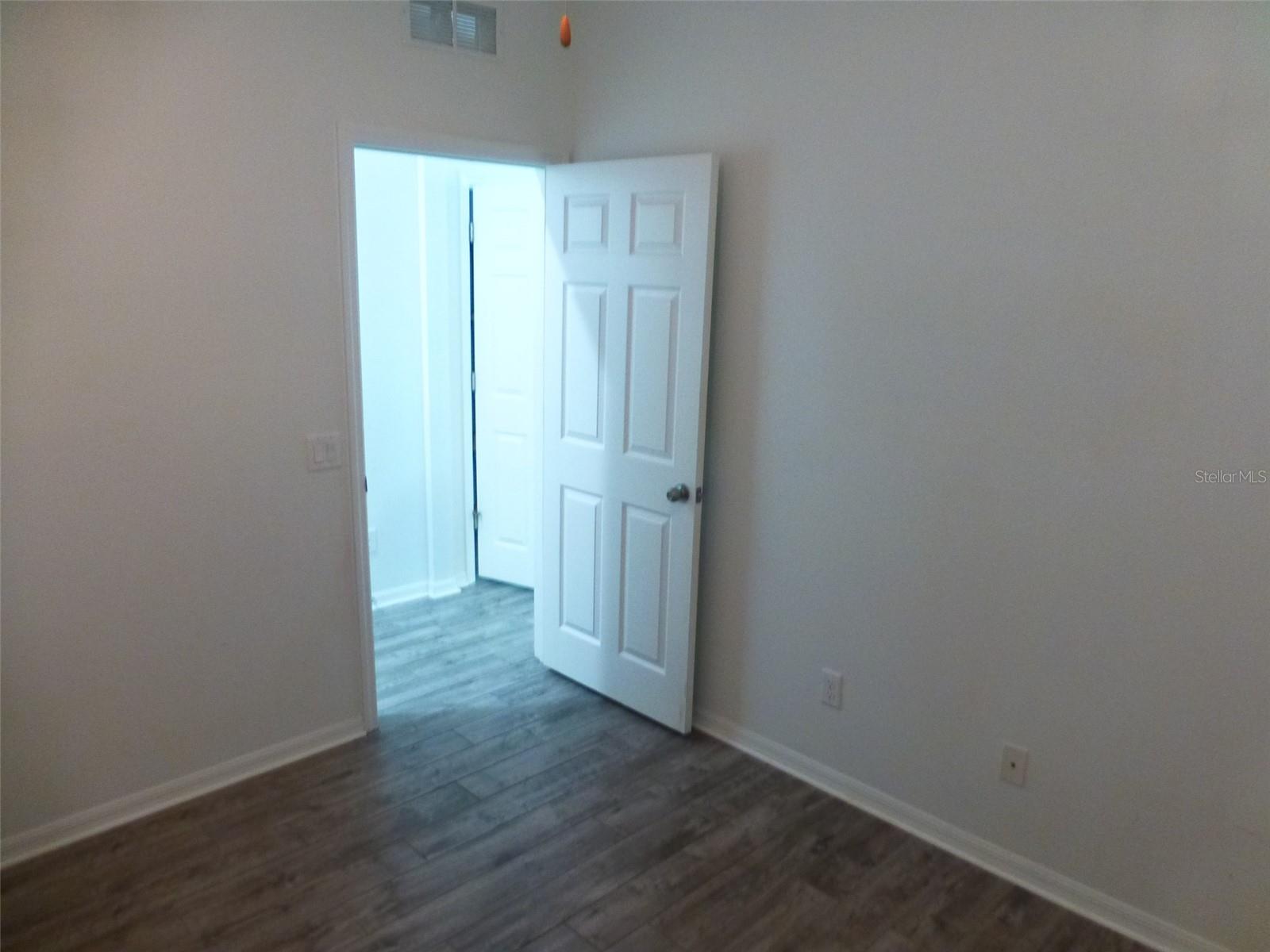 Listing photo id 6 for 12480 Streamdale Drive