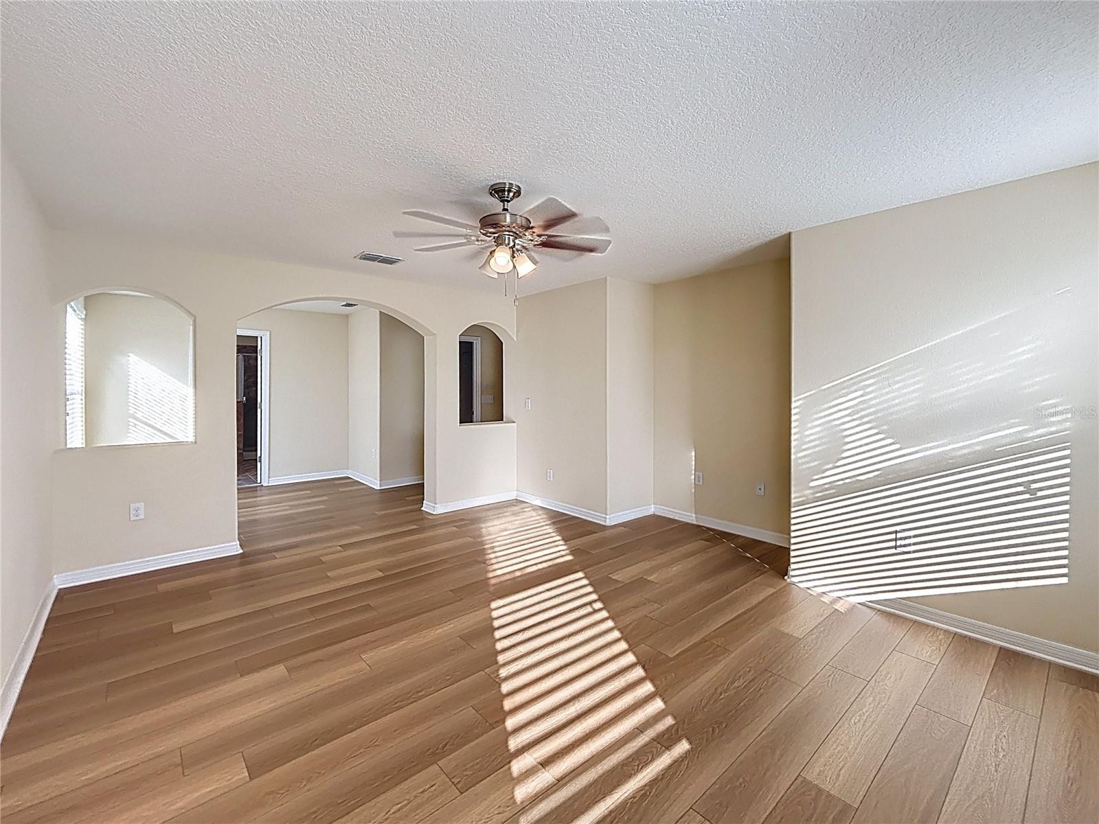 Image 16 of 39 For 10404 White Peacock Place