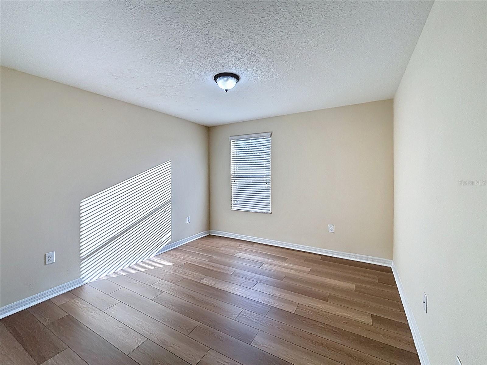 Image 24 of 39 For 10404 White Peacock Place