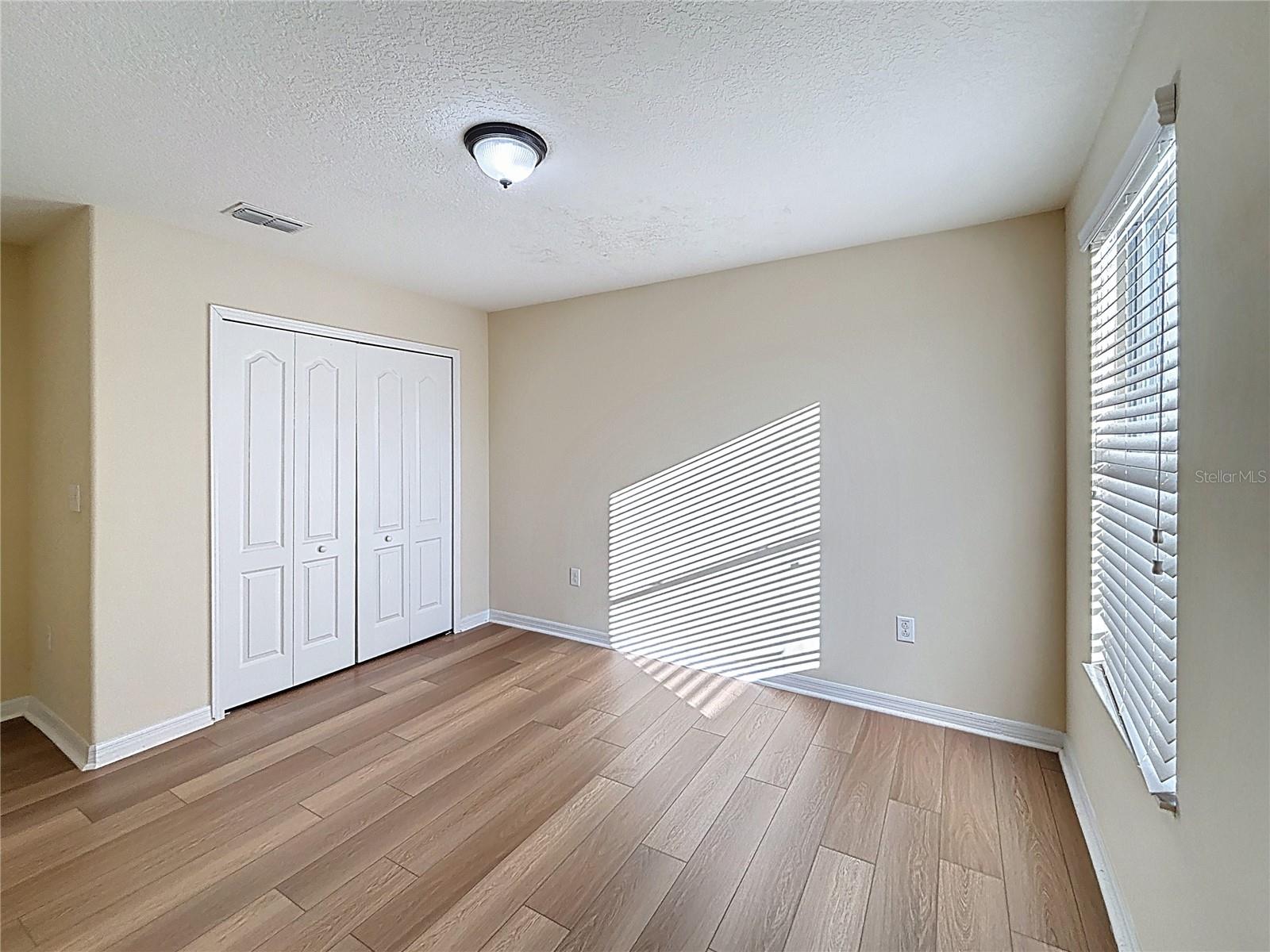 Image 25 of 39 For 10404 White Peacock Place