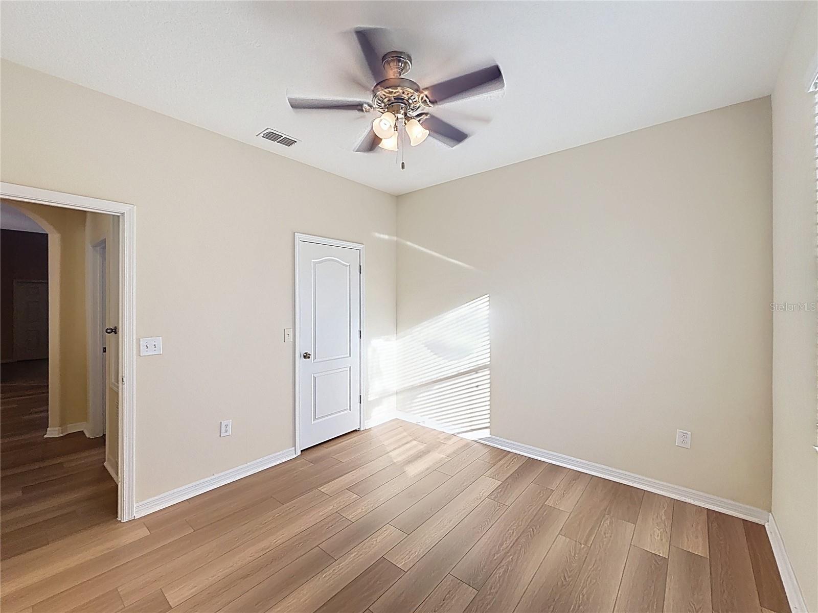 Image 28 of 39 For 10404 White Peacock Place