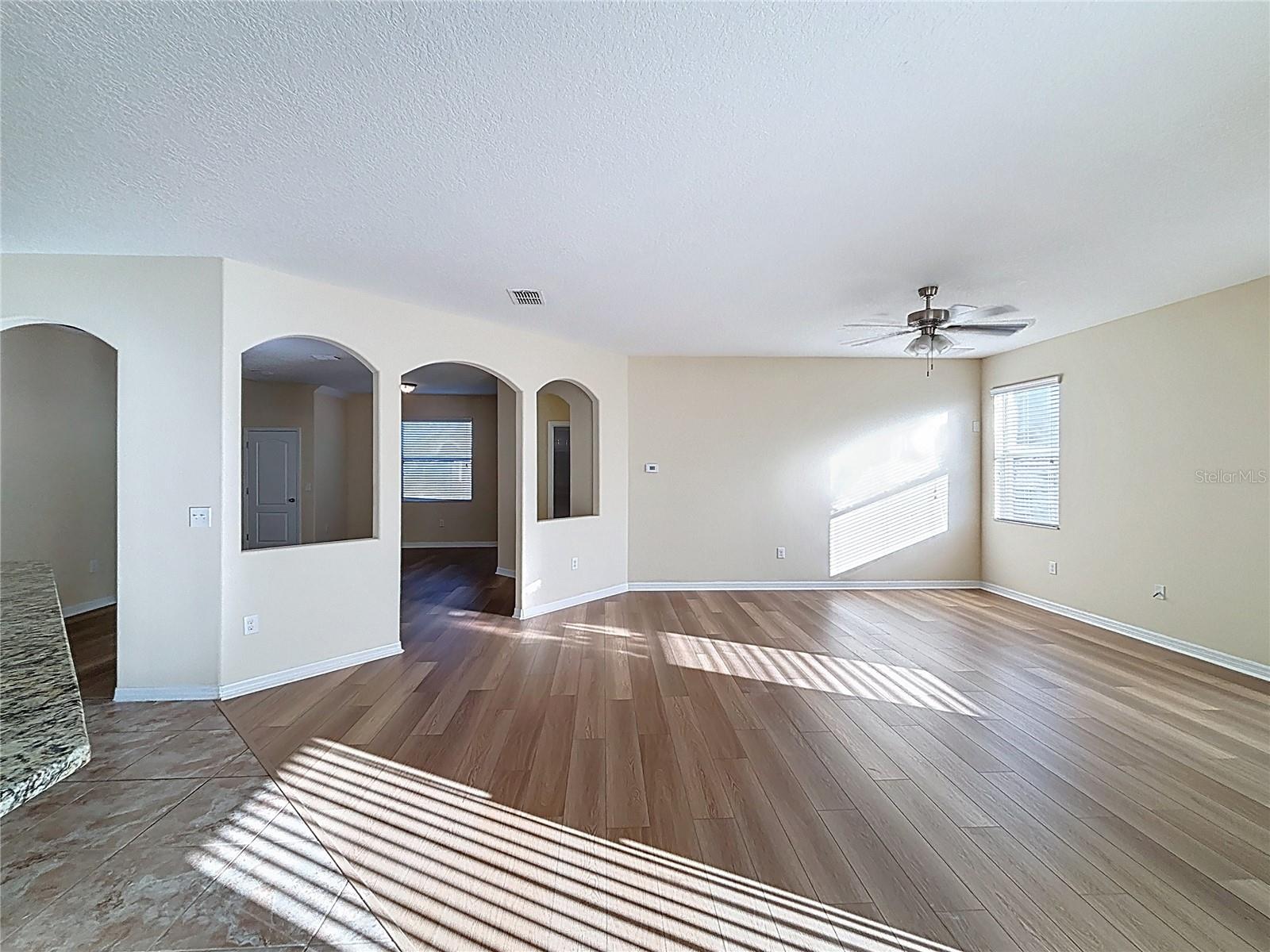 Image 6 of 39 For 10404 White Peacock Place