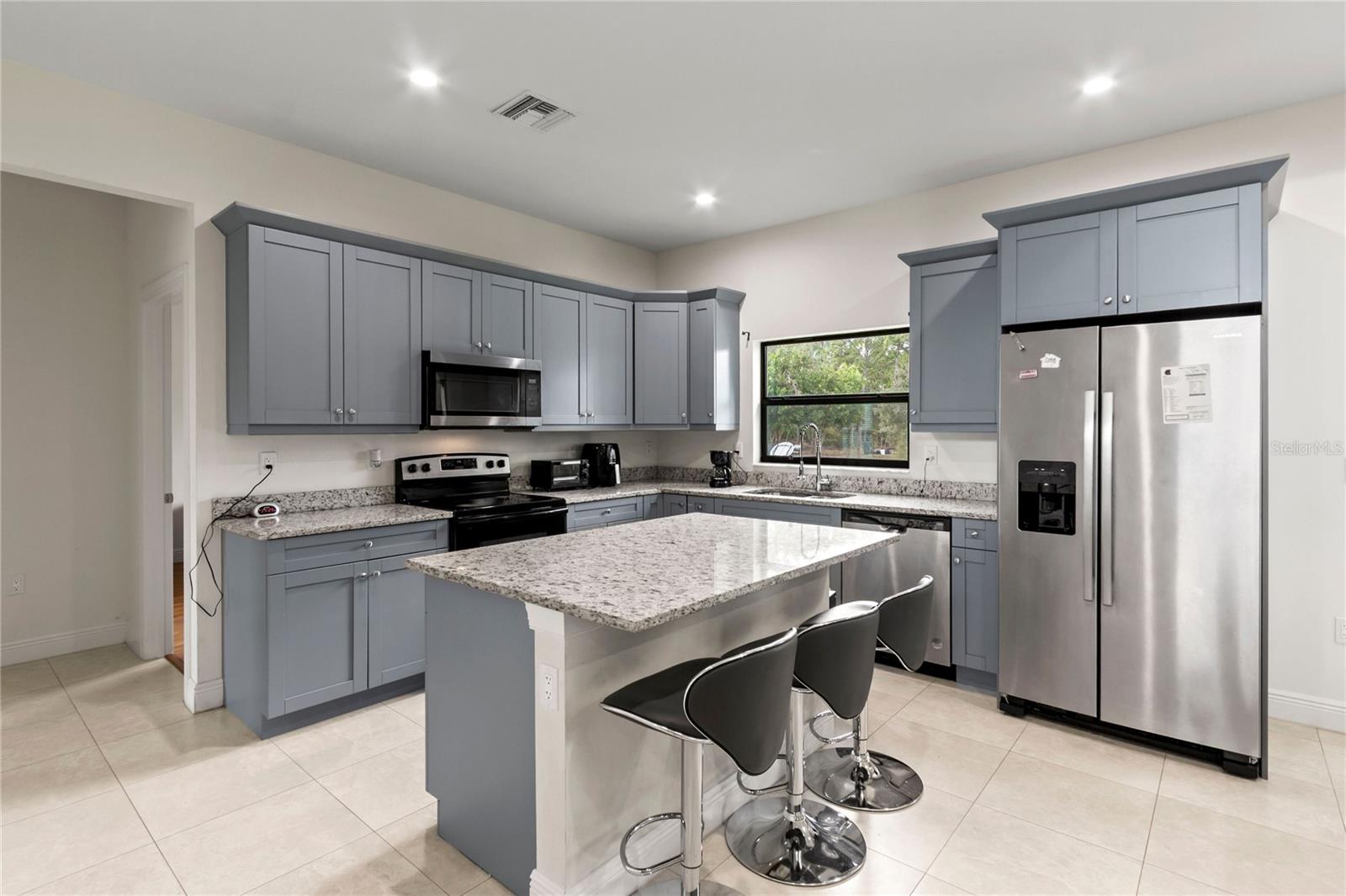 Image 14 of 52 For 2953 Everglades Boulevard N