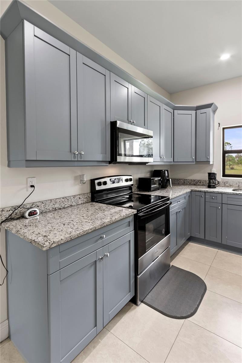 Image 15 of 52 For 2953 Everglades Boulevard N