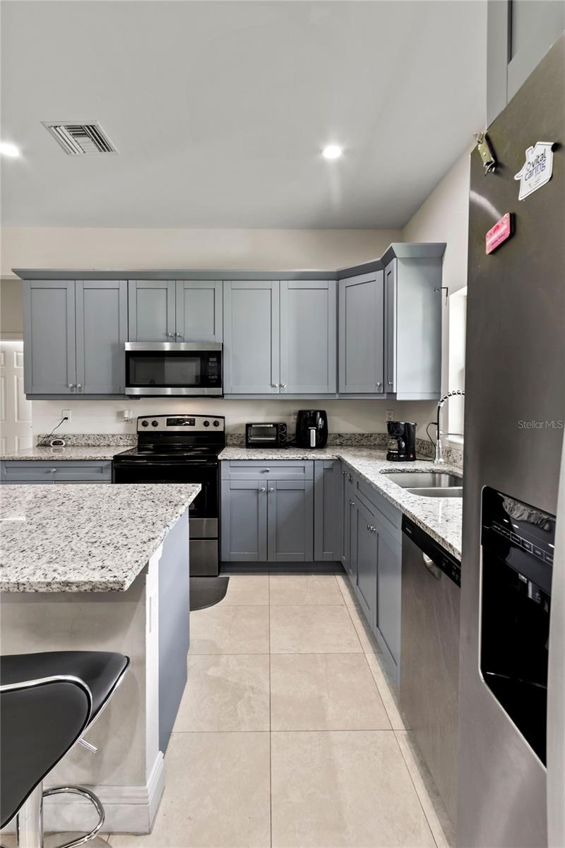 Image 18 of 52 For 2953 Everglades Boulevard N