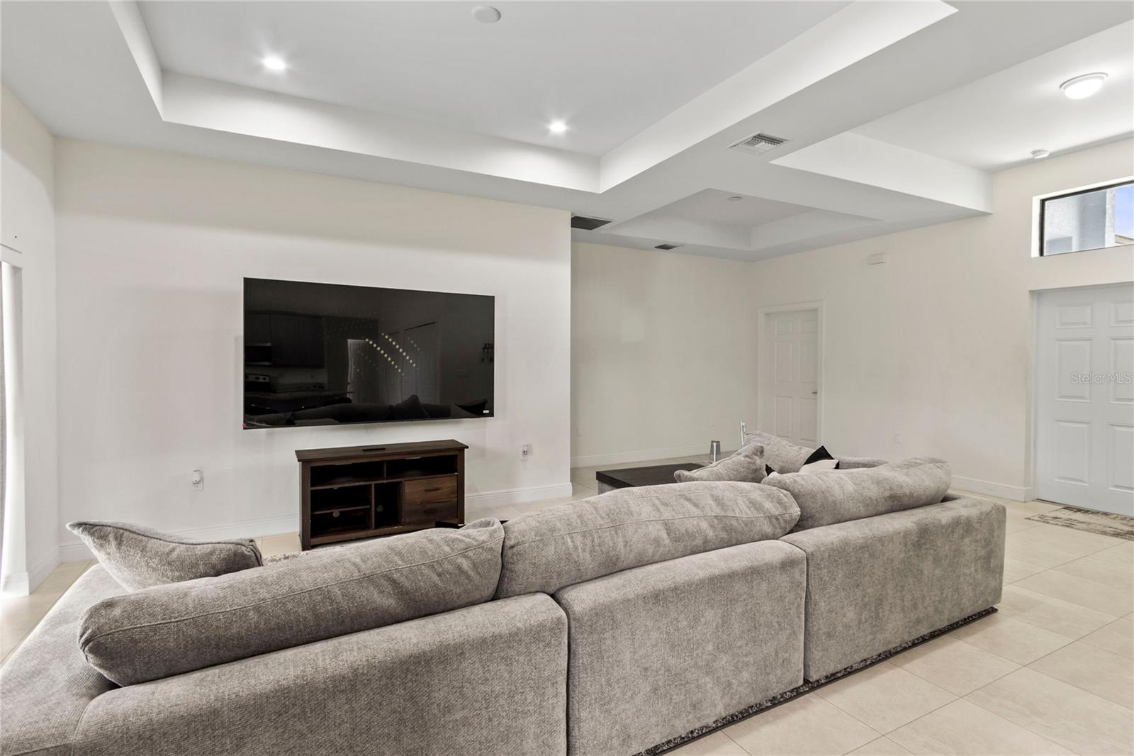 Image 20 of 52 For 2953 Everglades Boulevard N