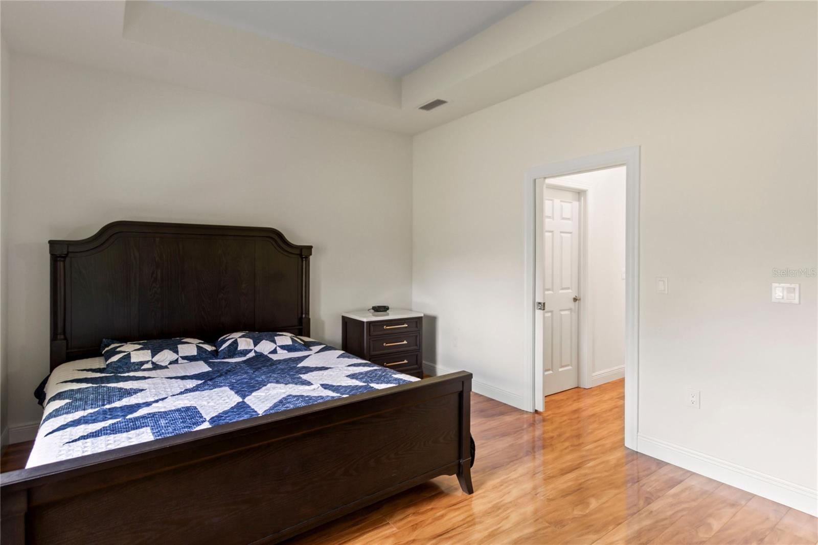 Image 24 of 52 For 2953 Everglades Boulevard N