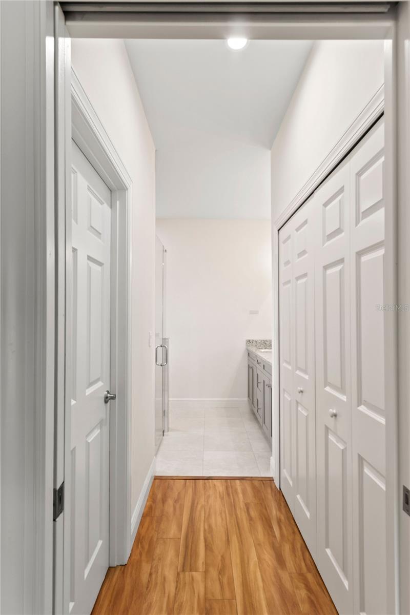 Image 26 of 52 For 2953 Everglades Boulevard N