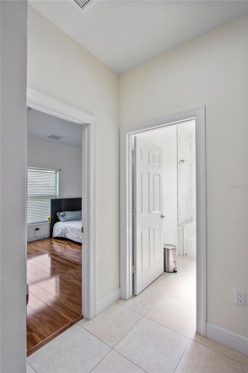 Image 30 of 52 For 2953 Everglades Boulevard N