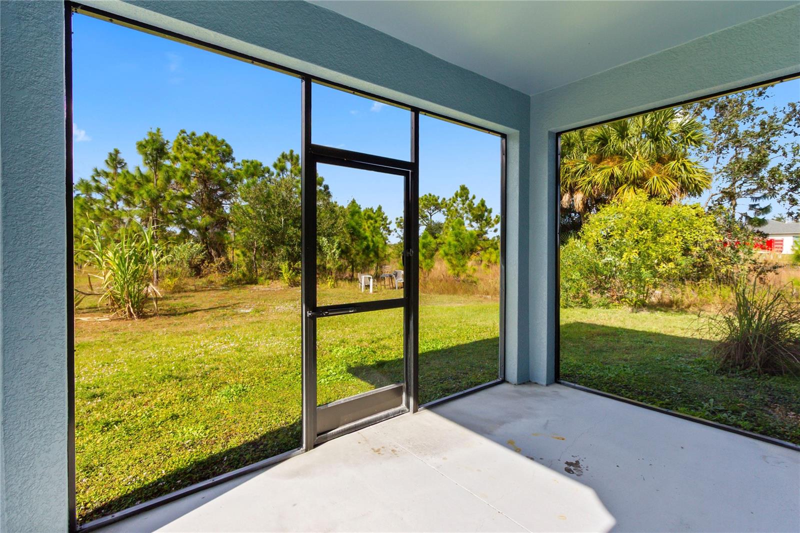 Image 40 of 52 For 2953 Everglades Boulevard N