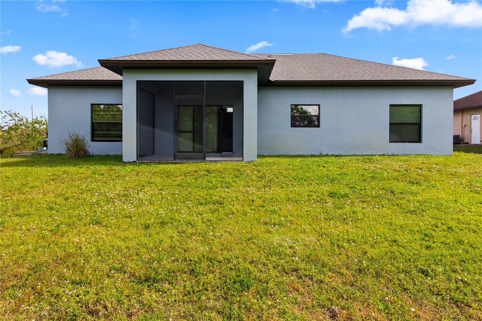 Image 42 of 52 For 2953 Everglades Boulevard N