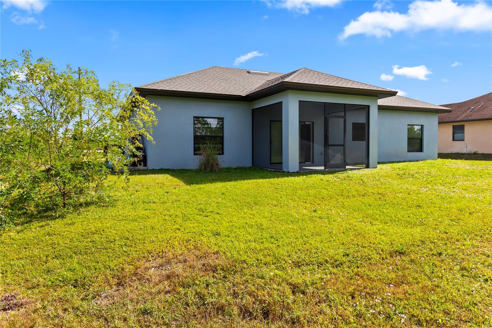 Image 44 of 52 For 2953 Everglades Boulevard N