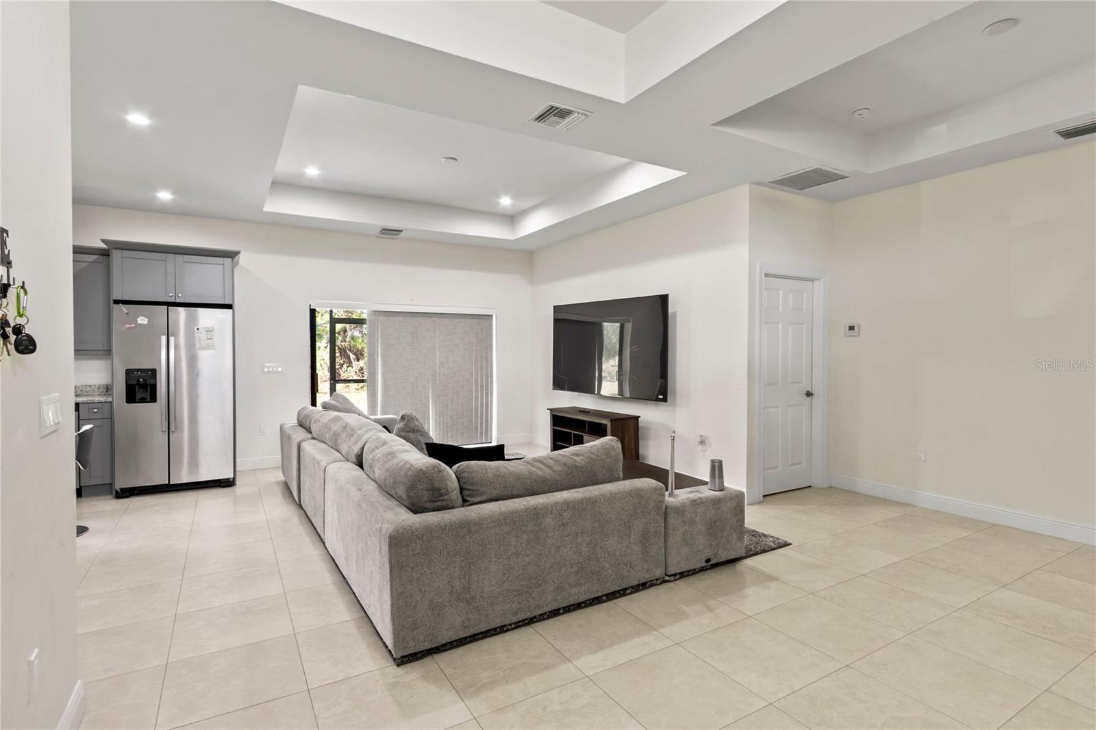 Image 8 of 52 For 2953 Everglades Boulevard N