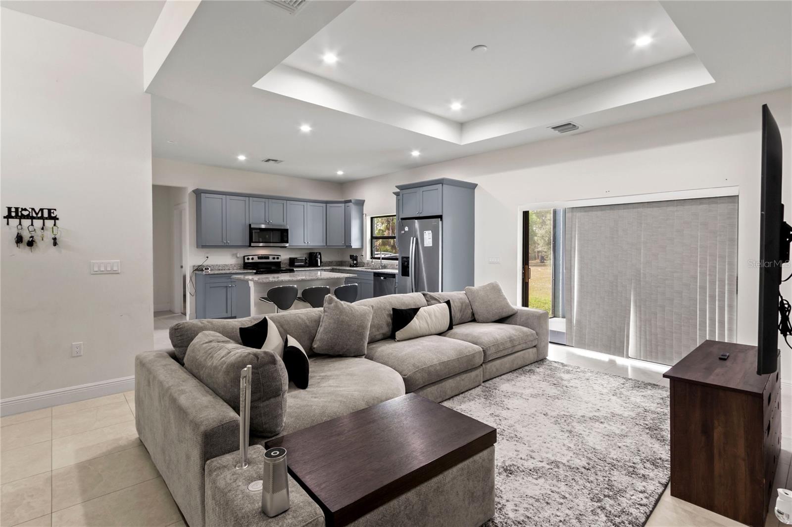 Image 9 of 52 For 2953 Everglades Boulevard N