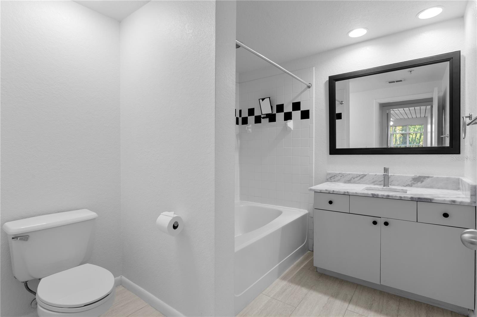 Image 14 of 17 For 520 Armenia Avenue 1226