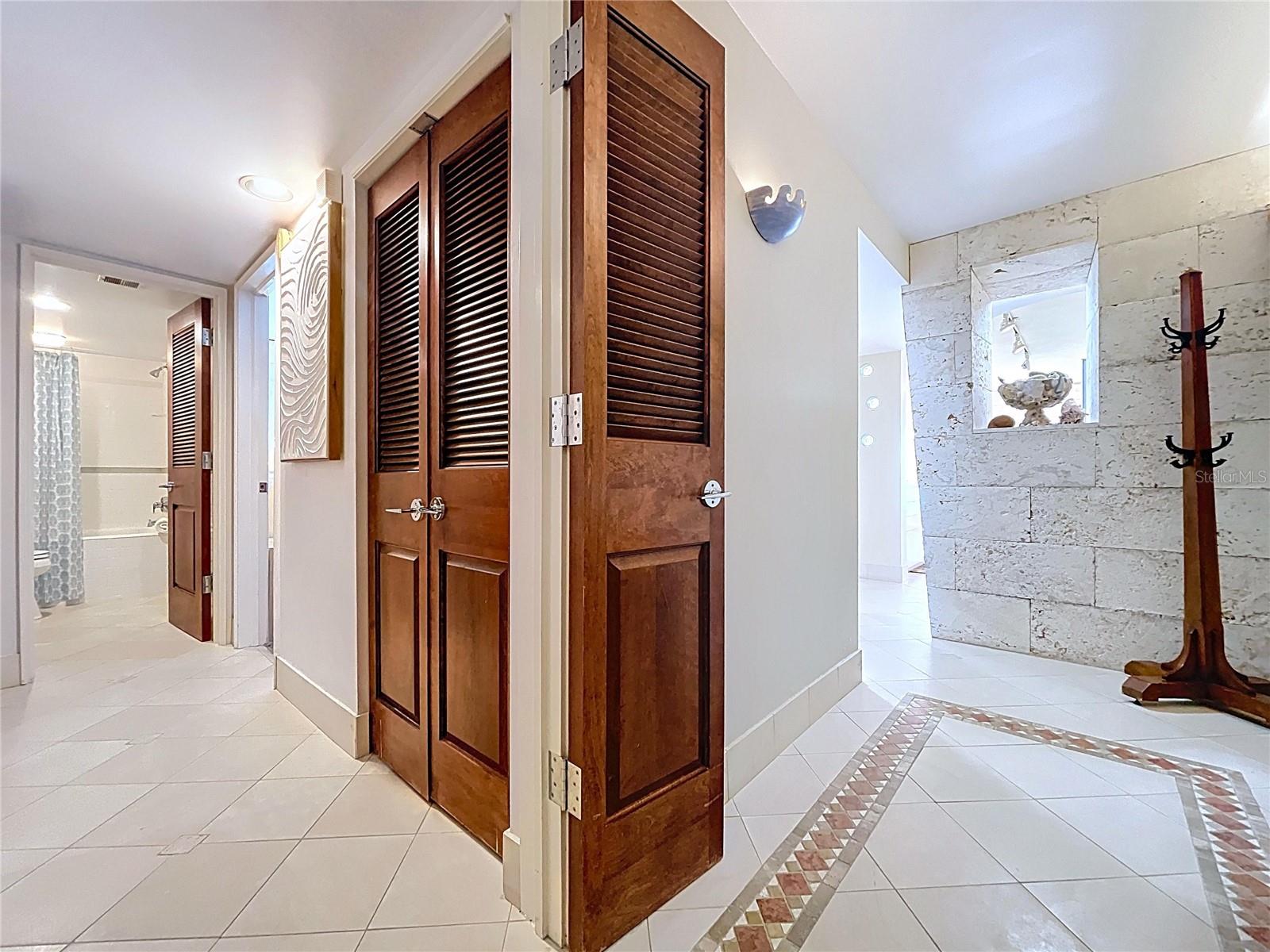 Image 15 of 70 For 7480 Bayshore Drive 401