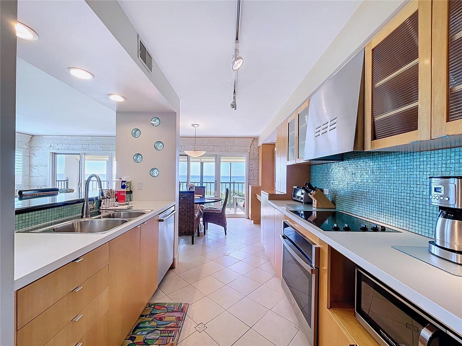 Image 19 of 70 For 7480 Bayshore Drive 401