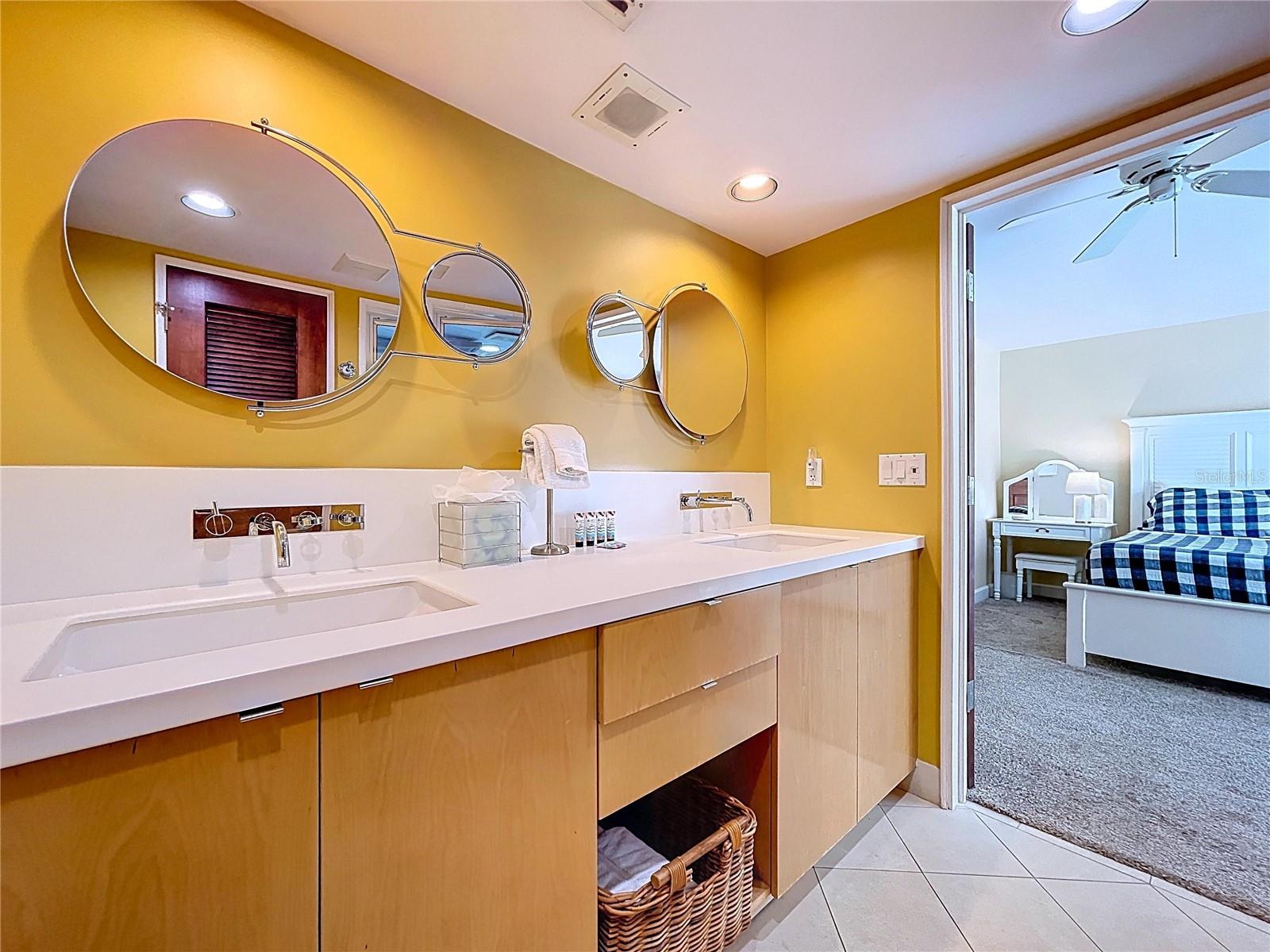 Image 41 of 70 For 7480 Bayshore Drive 401