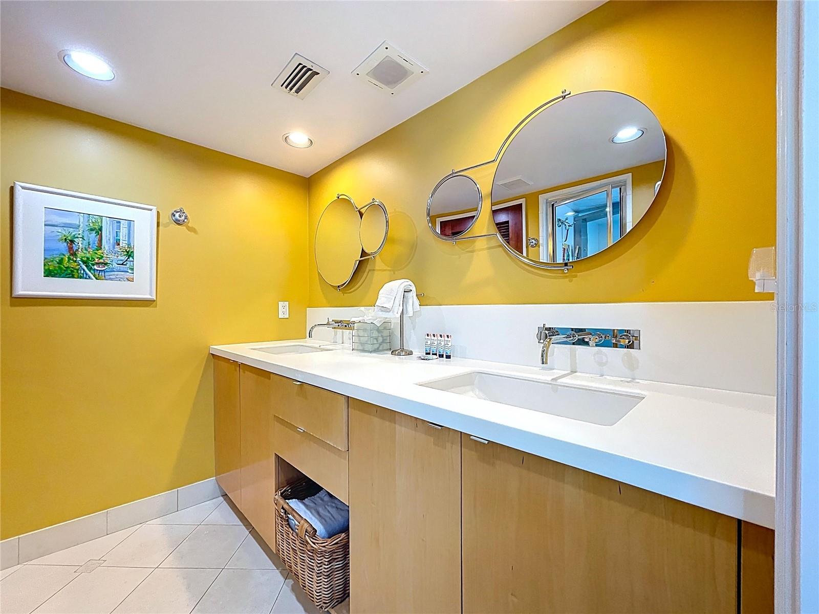 Image 44 of 70 For 7480 Bayshore Drive 401